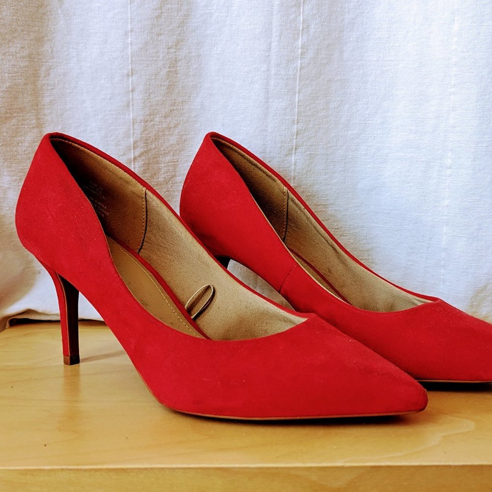 Classic Red Suede Pumps (H&M, Size 9.5, NWOT)